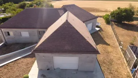 Exemple d’une toiture après nettoyage professionnel par KB DRONE